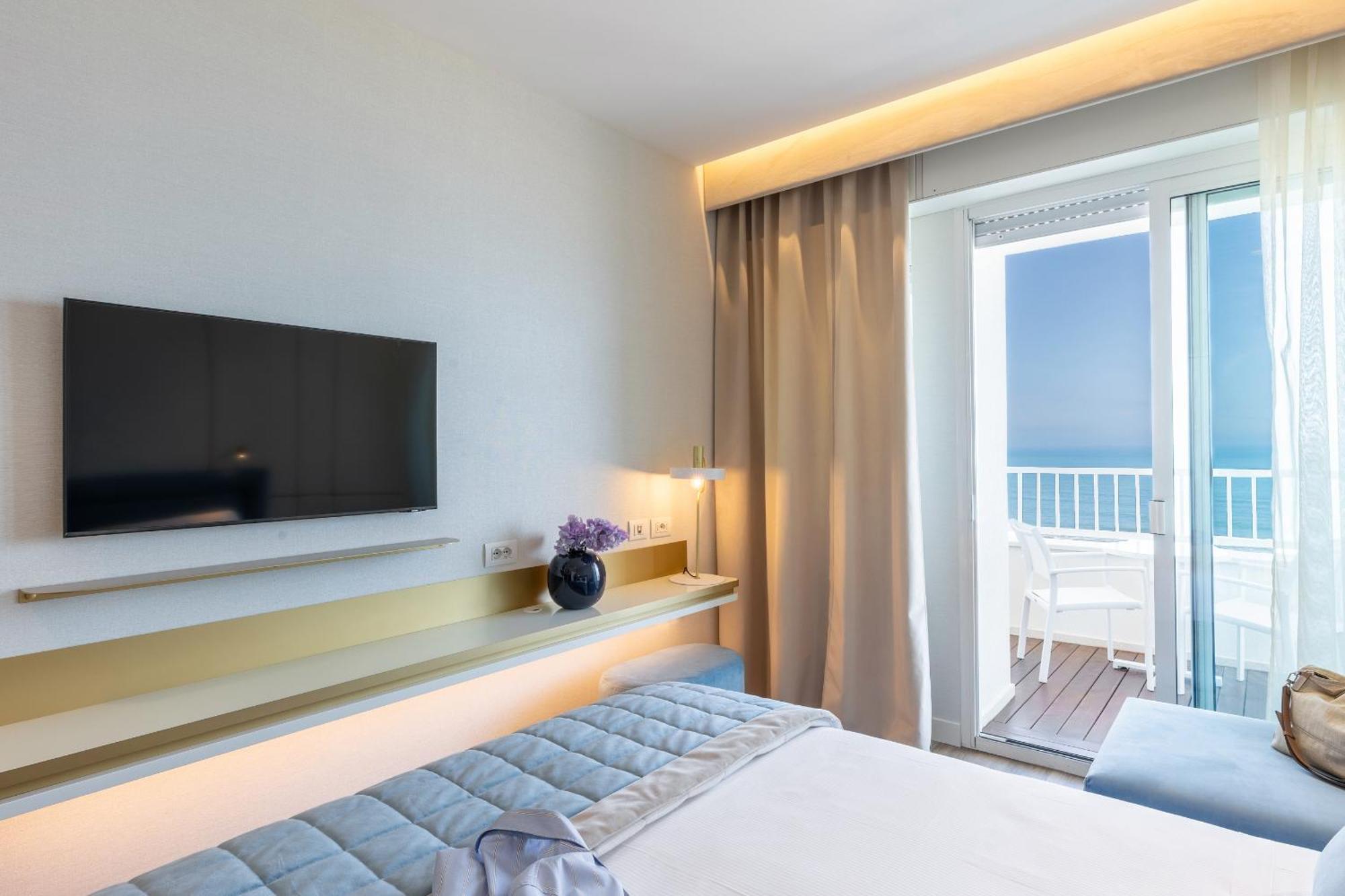 Hotel Tiffany'S Riccione Eksteriør billede